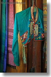 images/Asia/Laos/LuangPrabang/WeavingVillage/silk-fabric-01.jpg