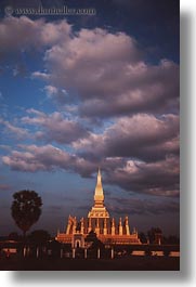 images/Asia/Laos/Vientiane/palace-n-sunset-clouds.jpg