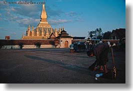 images/Asia/Laos/Vientiane/palace-n-woman-on-street.jpg