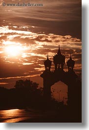 images/Asia/Laos/Vientiane/patuxay-monument-n-sunset-2.jpg