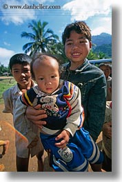 images/Asia/Laos/Villages/Hmong-1/brothers-n-baby.jpg