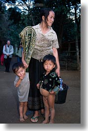 images/Asia/Laos/Villages/Hmong-1/mother-n-children-1.jpg