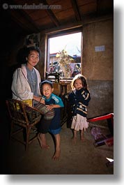 images/Asia/Laos/Villages/Hmong-1/mother-n-children-2.jpg