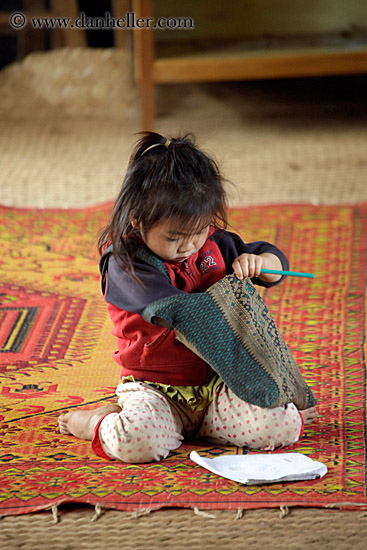 girl-w-pencil-n-paper-on-rug-7.jpg