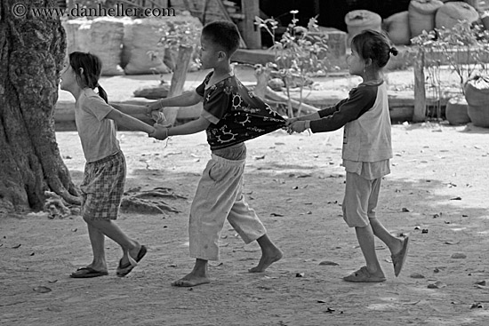 children-pulling-shirts-1-bw.jpg