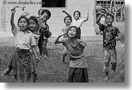 images/Asia/Laos/Villages/RiverVillage1/BW/children-running-n-waving-bw.jpg