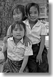 images/Asia/Laos/Villages/RiverVillage1/BW/group-of-girls-2-bw.jpg