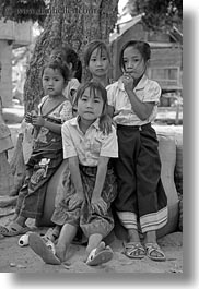 images/Asia/Laos/Villages/RiverVillage1/BW/group-of-girls-3-bw.jpg