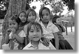 images/Asia/Laos/Villages/RiverVillage1/BW/group-of-girls-4-bw.jpg