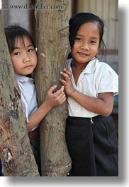 images/Asia/Laos/Villages/RiverVillage1/Girls/girls-by-tree-2.jpg