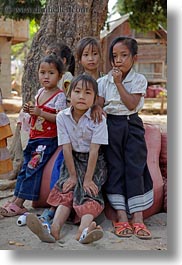 images/Asia/Laos/Villages/RiverVillage1/Girls/group-of-girls-3.jpg
