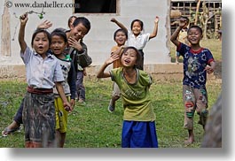 images/Asia/Laos/Villages/RiverVillage1/Groups/children-running-n-waving.jpg