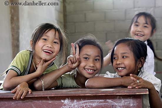 school-kids-at-desk-4.jpg