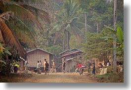 images/Asia/Laos/Villages/RiverVillage1/Misc/village-people.jpg