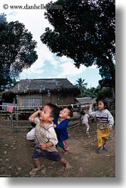 images/Asia/Laos/Villages/RiverVillage2/kids-playing-w-bubbles-1.jpg