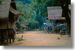 images/Asia/Laos/Villages/RiverVillage2/thatched-roof-hut-2.jpg