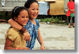 images/Asia/Nepal/Kathmandu/Pashupatinath/Women/girlfriends-02.jpg