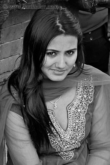 nepalese-teenage-girl-03-bw.jpg