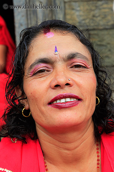 woman-w-bindi-01.jpg