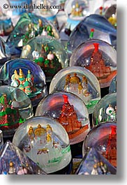 images/Asia/Russia/Moscow/Art/moscow-snow-globes.jpg