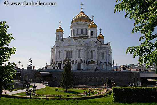 church-n-trees-1.jpg