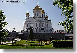 images/Asia/Russia/Moscow/Buildings/Churches/CathedralOfChrist/church-n-trees-1.jpg