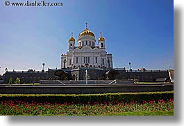 images/Asia/Russia/Moscow/Buildings/Churches/CathedralOfChrist/church-n-tulips-1.jpg