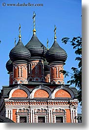 images/Asia/Russia/Moscow/Buildings/Churches/Monestary/black-domed-steeples-2.jpg