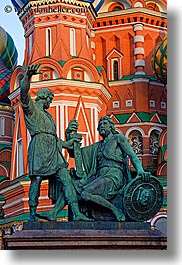 images/Asia/Russia/Moscow/Buildings/Churches/StBasilCathedral/dmitry-pozharsky-n-kuzma-minin-statue-1.jpg