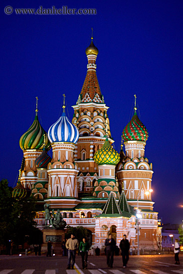 st_basil-cathedral-at-nite-2.jpg