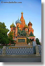 images/Asia/Russia/Moscow/Buildings/Churches/StBasilCathedral/st_basil-cathedral-at-sunset-6.jpg