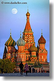 images/Asia/Russia/Moscow/Buildings/Churches/StBasilCathedral/st_basil-cathedral-n-moon.jpg