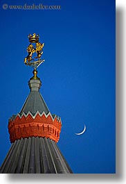 images/Asia/Russia/Moscow/Buildings/HistoricalMuseum/tower-n-crescent-moon-2.jpg