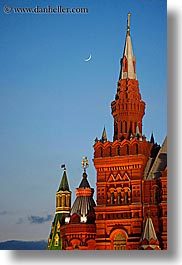 images/Asia/Russia/Moscow/Buildings/HistoricalMuseum/tower-n-crescent-moon-4.jpg