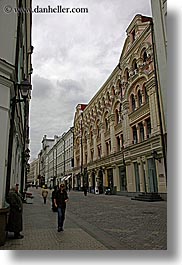 images/Asia/Russia/Moscow/CityScenes/buildings-n-street.jpg