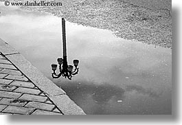 images/Asia/Russia/Moscow/CityScenes/lamp_post-reflection-bw.jpg