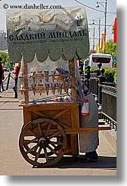 images/Asia/Russia/Moscow/CityScenes/peanut-vendor-cart.jpg