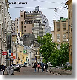 images/Asia/Russia/Moscow/CityScenes/people-walking-city-streets-1.jpg