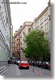 images/Asia/Russia/Moscow/CityScenes/tree-bldg-n-car-1.jpg
