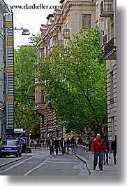 images/Asia/Russia/Moscow/CityScenes/tree-bldg-n-car-2.jpg