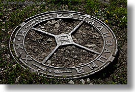 images/Asia/Russia/Moscow/Misc/old-moscow-manhole-cover-1.jpg