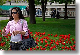 images/Asia/Russia/Moscow/People/Women/girl-in-pink-w-red-tulips.jpg