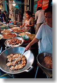 images/Asia/Thailand/Bangkok/Misc/women-cooking-food-in-street-02.jpg
