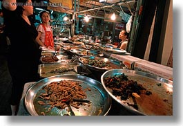 images/Asia/Thailand/Bangkok/Misc/women-cooking-food-in-street-03.jpg