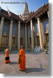 images/Asia/Thailand/Bangkok/People/monks-3.jpg