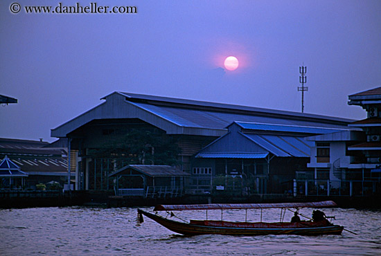 sunset-n-river-boat.jpg