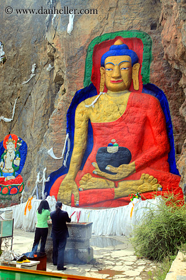 buddha-n-couple-03.jpg