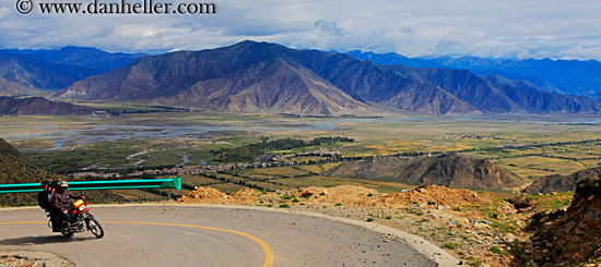 motor-cycle-n-landscape-pano.jpg