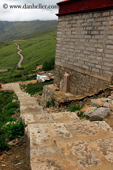 stairs-to-path-n-landscape.jpg