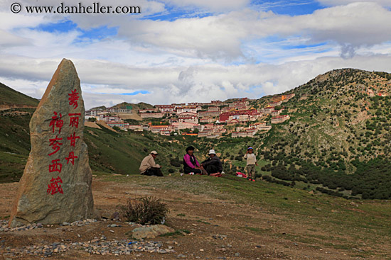 tibetan-family-n-ganden-monastery-02.jpg